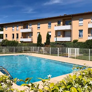 Très Belle Résidence Avec Piscine En Provence Appartement