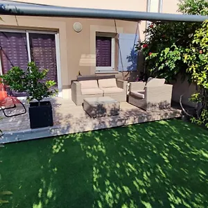  Holiday home Au 8 De La Garance